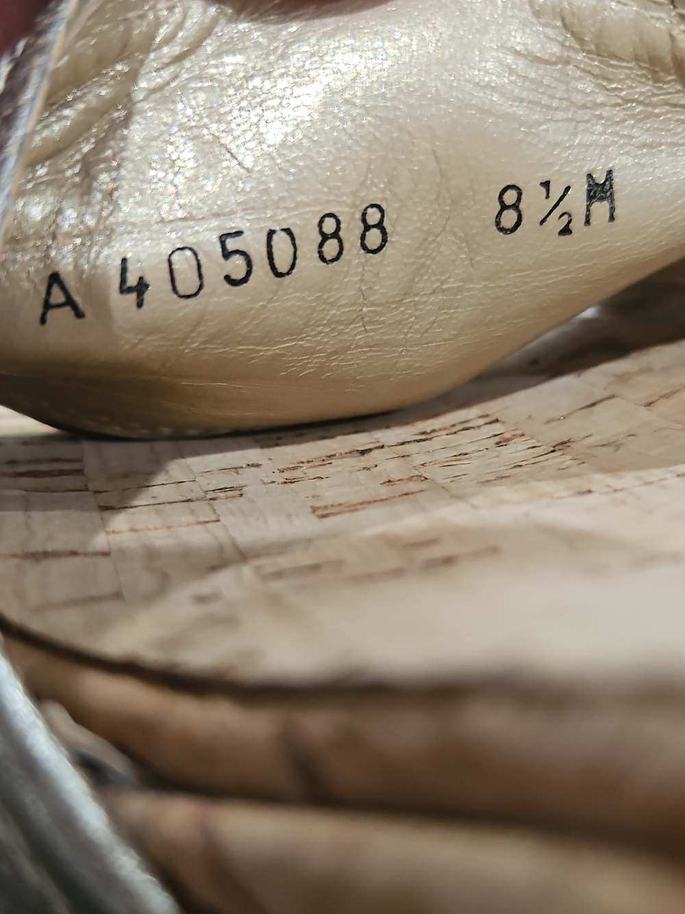 Stuart Weitzman Metallic Leather Slide Sandals Size 8.5 - Picture 13 of 13